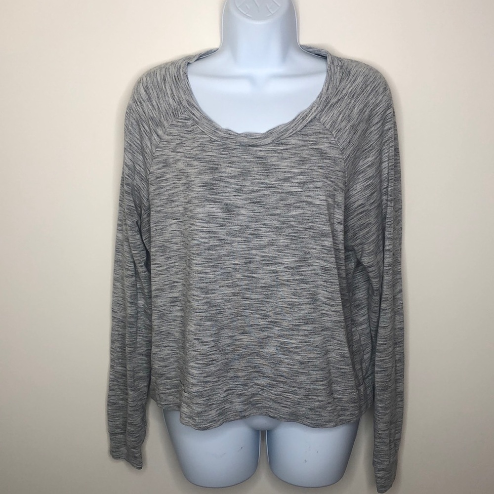 Women’s Dip Long Sleeve Crop Top Shirt